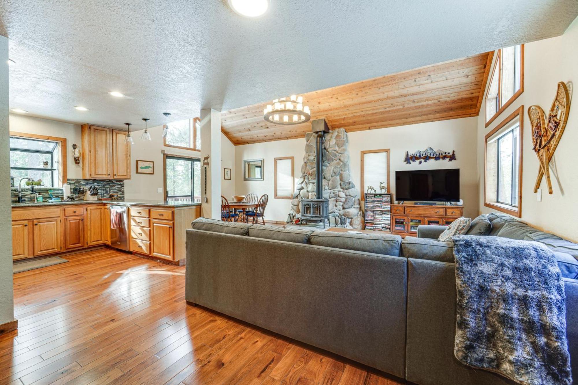 Family-Friendly Truckee Cabin In Tahoe Donner! Exterior photo
